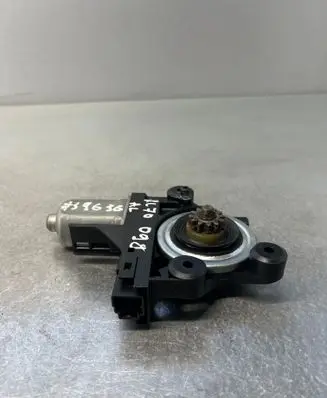 Volvo XC70 Rear door window regulator motor 070712