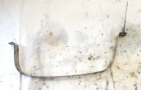 Fuel tank mounting bracket