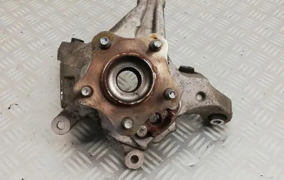 Infiniti Q50 Stub axle 
