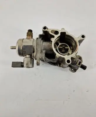 Audi A4 S4 B8 8K Fuel injection high pressure pump 06H127025K