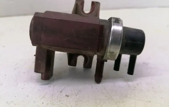 Ford Focus Turbo solenoid valve PA66GF35