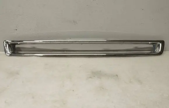 Volvo XC90 Front bumper lower grill 30698143 30695596