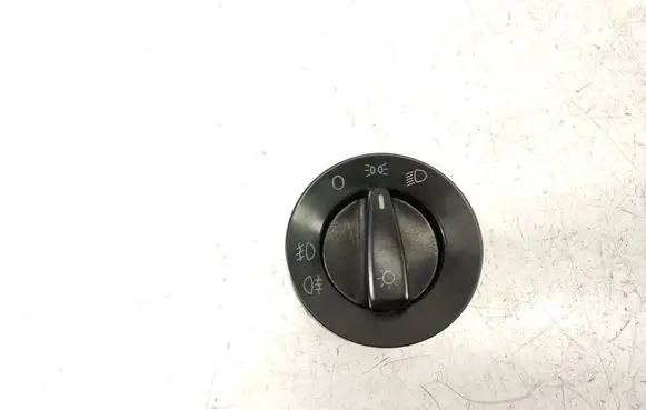 Volkswagen Golf IV Light switch 1C0941531A C1AT0479