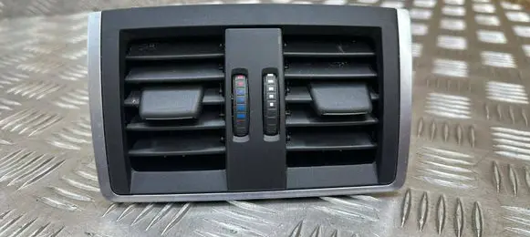 BMW 3 F30 F35 F31 Rear air vent grill 64229207330 16828110 933367500