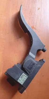 Volkswagen Golf IV Accelerator throttle pedal 0281002342 118253