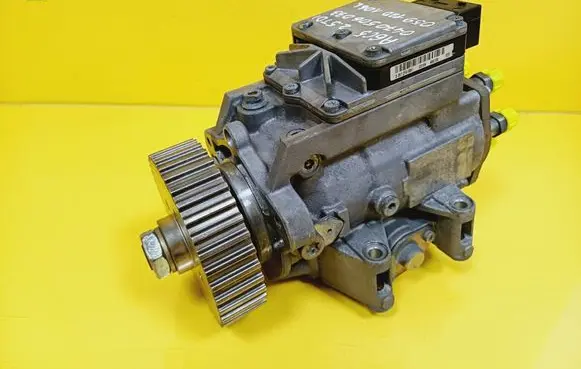 Audi A6 S6 C5 4B Fuel injection high pressure pump 059130106L 0281010889