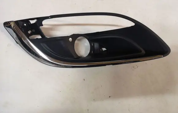 Opel Astra J Front bumper lower grill