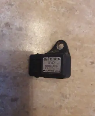Audi A6 S6 C4 4A Air pressure sensor 046130385A 0798003260