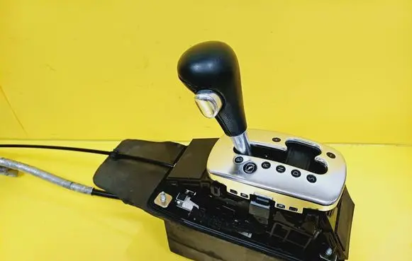 Audi A6 S6 C5 4B Gear shifter/selector 8D1713575