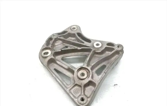 Chevrolet Cruze Generator/alternator bracket 96868422
