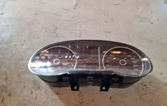 Volkswagen Polo V 6R Speedometer (instrument cluster) 6R0920860H