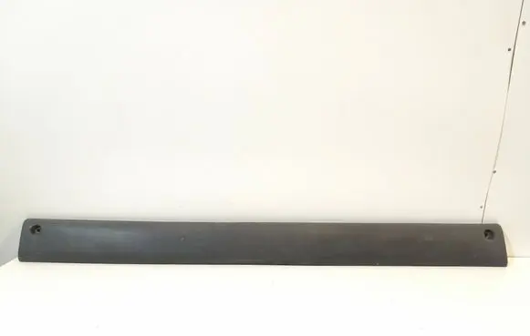 Rear fender molding trim