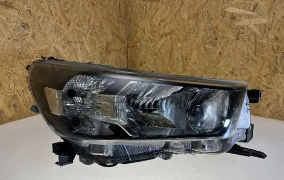 Toyota Hilux VIII Headlight/headlamp 811100KK60 B000747