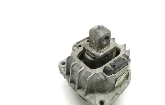 BMW 7 F01 F02 F03 F04 Engine mount bracket 68623513