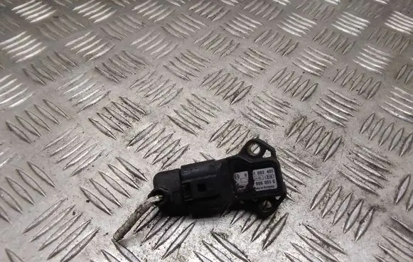 Audi A3 S3 8P Air pressure sensor 038906051C 0281002401