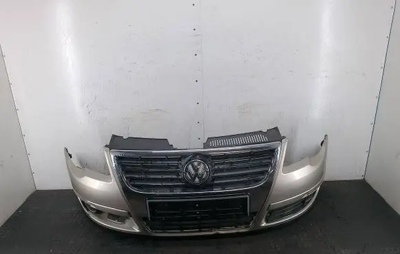 Volkswagen PASSAT B6 Front bumper LD1W