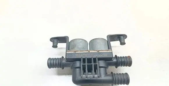 BMW X5 E53 Coolant heater control valve 6906652 64116906652