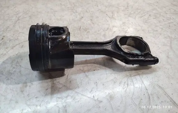 Opel Insignia B Piston with connecting rod