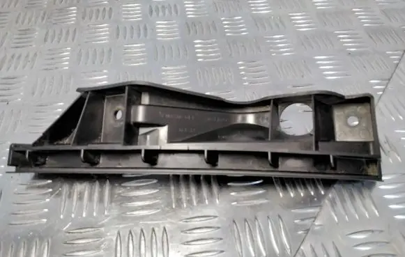 Volkswagen Touran I Front bumper mounting bracket 1T0807890A
