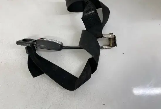 Rear seatbelt buckle