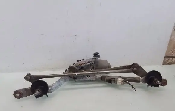 Toyota Auris 150 Front wiper linkage and motor 8511002190
