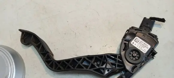 Peugeot 207 Accelerator throttle pedal 6PV00908300 9680756880 968075688002