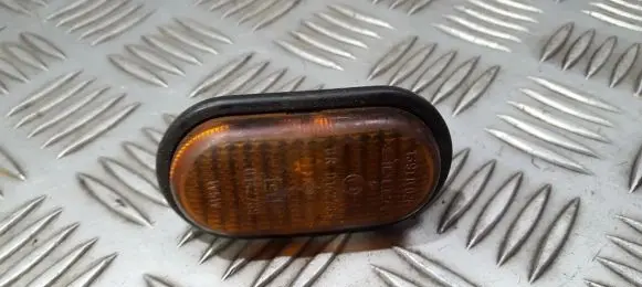 Renault Laguna I Front fender indicator light 6R0142789 13910020