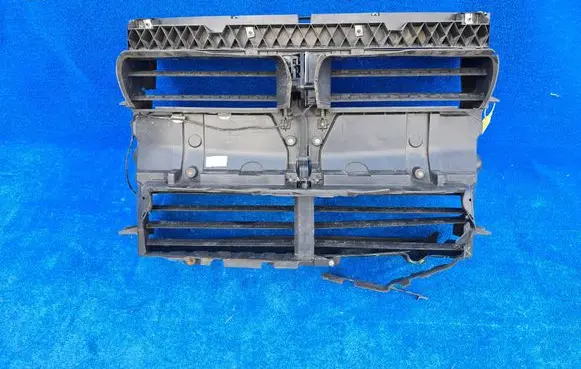 BMW 2 F45 Intercooler air guide/duct channel 7338207