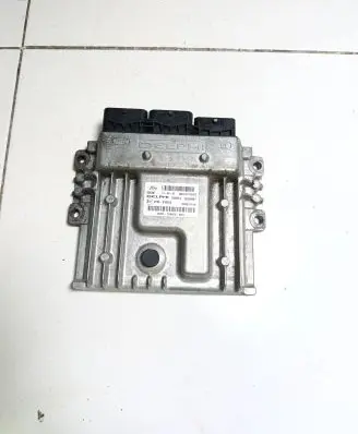 Ford Focus Engine control unit/module BV6112A650AGD 28324807 97RI010012