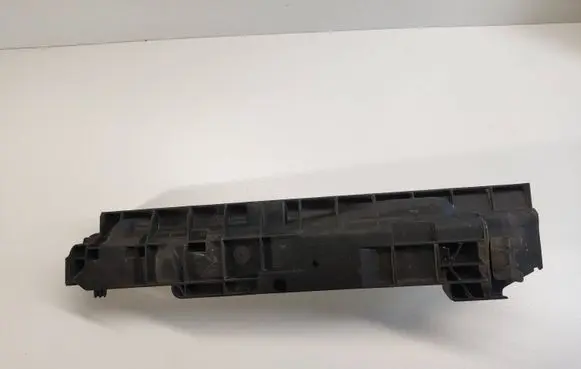 BMW 3 E90 E91 Radiator mount bracket 17107524914 11074810