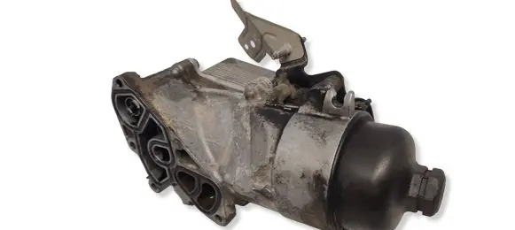 Ford Focus Oil filter mounting bracket 