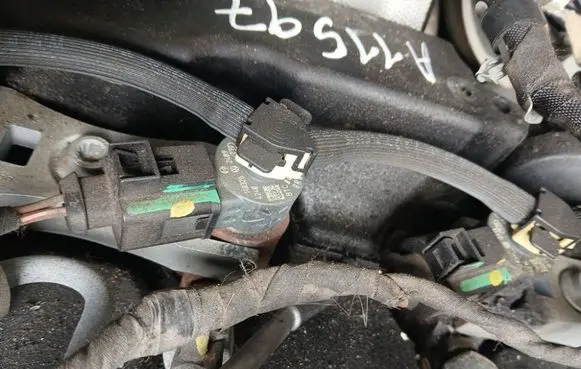 Audi A3 S3 8V Fuel injector 04L130277AJ