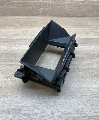 Opel Zafira B Fuse module 13159588 213680437