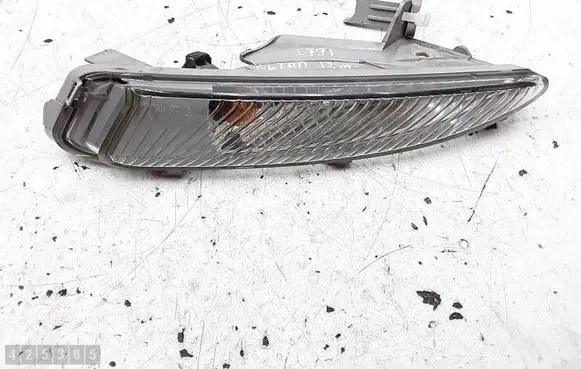 Opel Astra J Front indicator light 13367142 76801 662588537