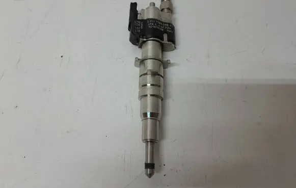 BMW 5 E60 E61 Fuel injector 13537589048