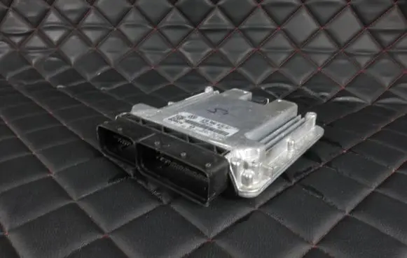 Volkswagen Transporter - Caravelle T5 Engine control unit/module 070906016AJ 0281011568 1039S07534