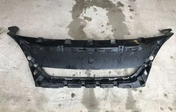 Peugeot 5008 II Front grill 9815317777