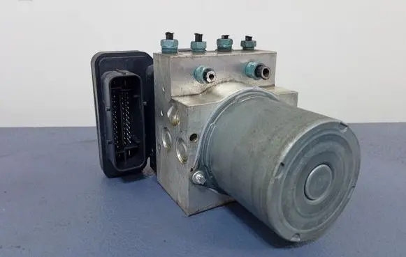 BMW 5 F10 F11 ABS Pump 6876908