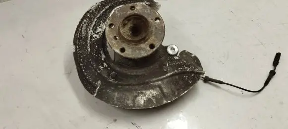 BMW 4 F32 F33 Front wheel hub 6858311