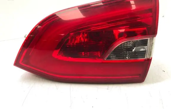 Peugeot 308 Tailgate rear/tail lights