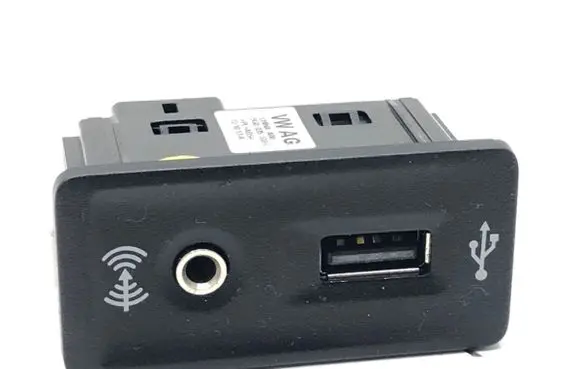 Volkswagen Golf VII USB socket connector 5G0035222C