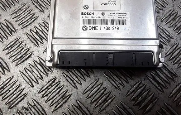 BMW 3 E46 Engine control unit/module 1430940 0261204420 7503300