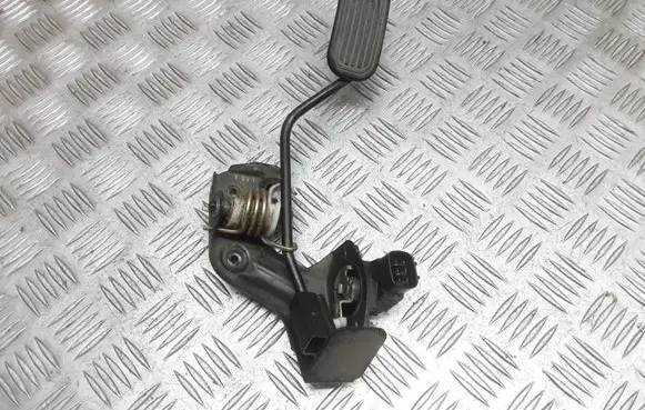 Toyota Avensis Verso Accelerator throttle pedal