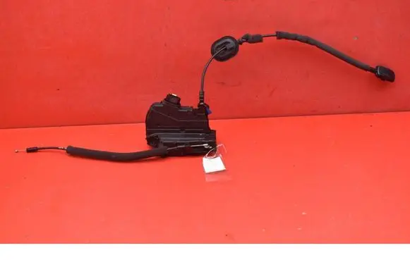 Renault Clio I Rear door lock 825004167R
