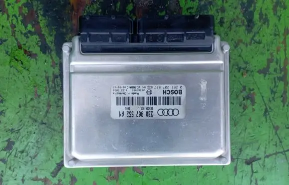 Audi A4 S4 B5 8D Engine control unit/module ECU 3B0907552AN