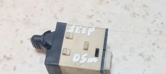 Jeep Cherokee III KJ Electric window control switch 56010695AA 39754D