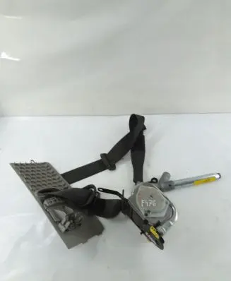 Opel Astra J Front seatbelt 3063932AA
