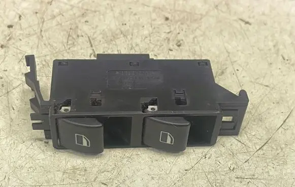 BMW 3 E46 Quarter vent window switch 6902179