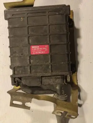 Volkswagen Jetta II Engine control unit/module 321906263B 0280800042