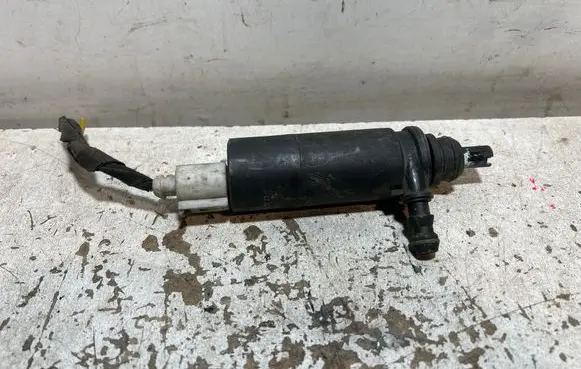 Mercedes-Benz E W211 Headlight washer pump 2108691221